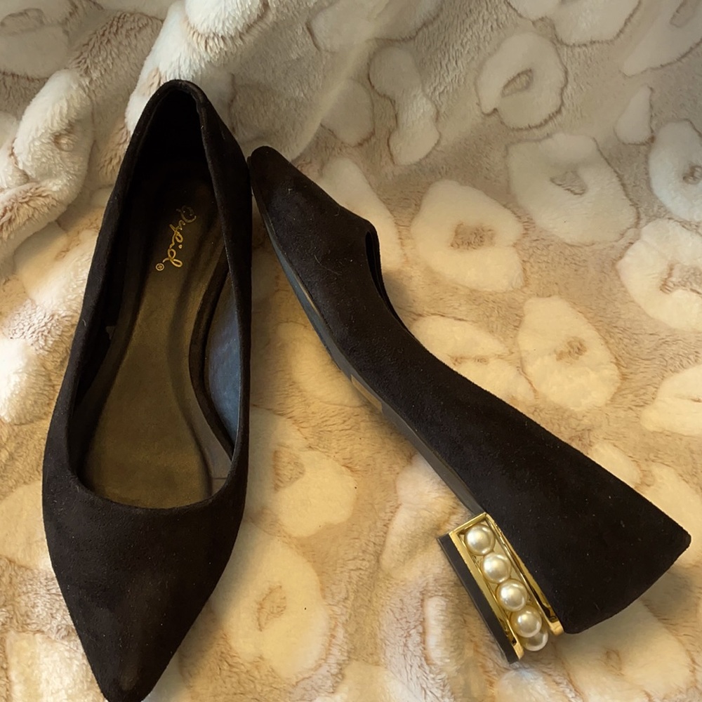 Like new pointed flats